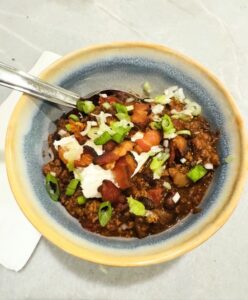 10-25 Easy Beef and Bean Chipotle Chili with Bacon 002 Image 1
